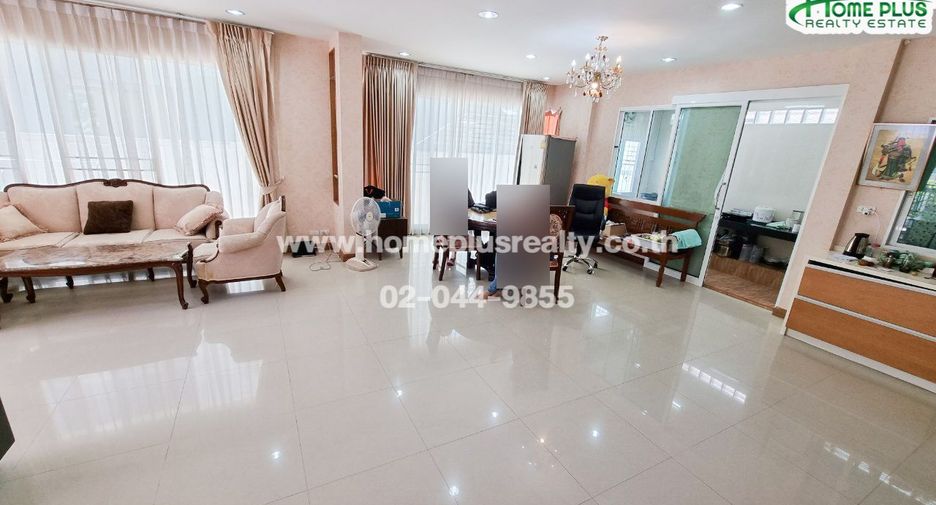 À vendre 3 chambres appartement à Khan Na Yao, Bangkok