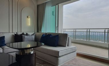 For sale 4 Beds condo in Yan Nawa, Bangkok