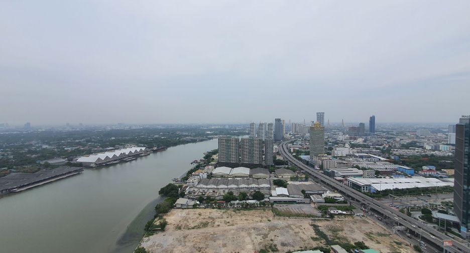 For sale 4 bedrooms condo in Yan Nawa, Bangkok