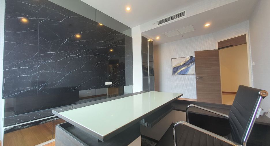 For sale 4 bedrooms condo in Yan Nawa, Bangkok