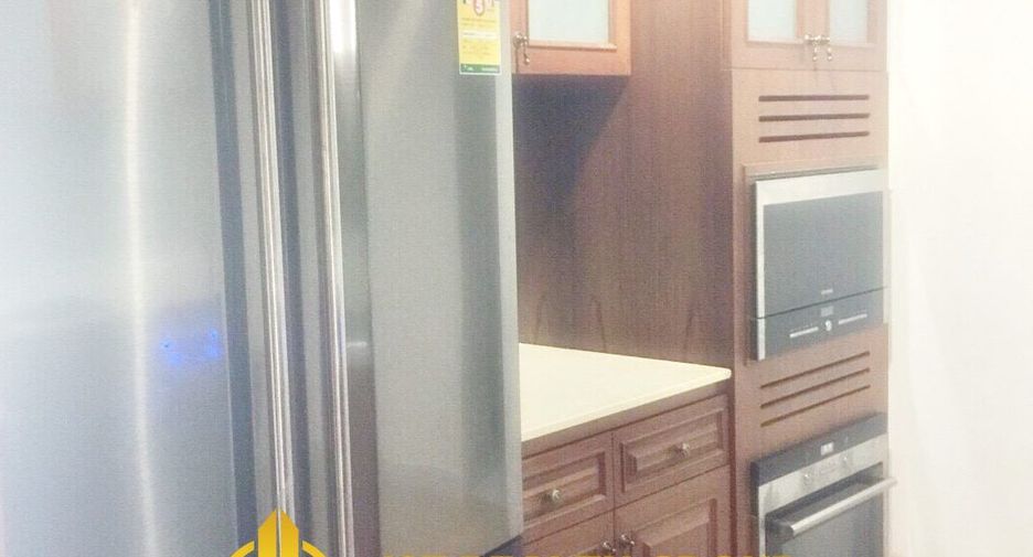 For rent 4 bedrooms condo in Bang Rak, Bangkok