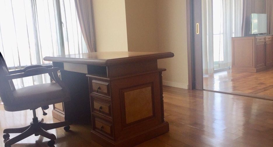 For rent 4 bedrooms condo in Bang Rak, Bangkok