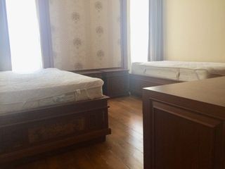 For rent 4 bedrooms condo in Bang Rak, Bangkok
