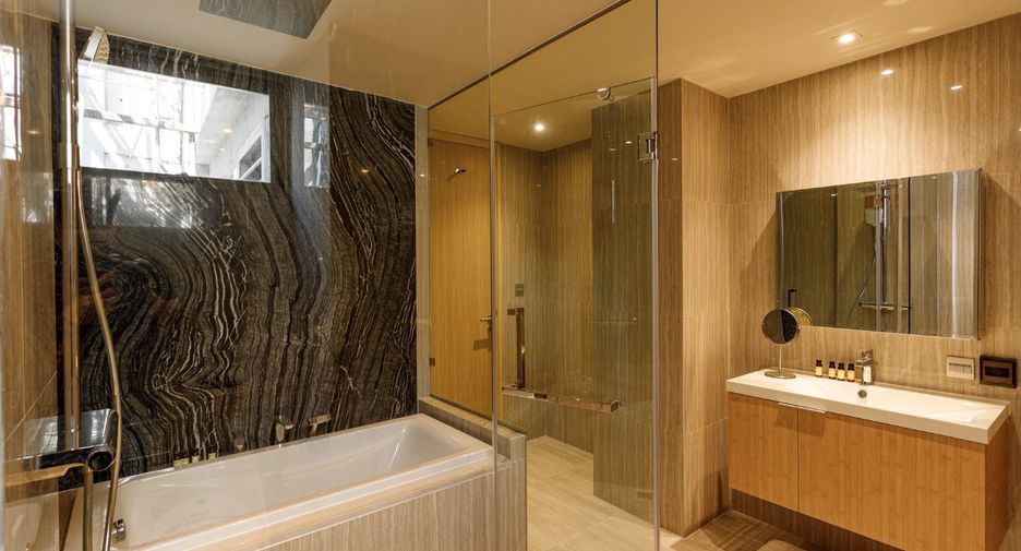 Condo en venta de 4 habitaciones en Watthana, Bangkok