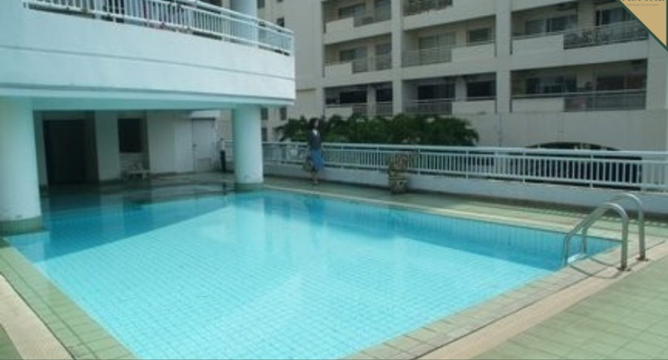 For sale 2 bedrooms condo in Watthana, Bangkok