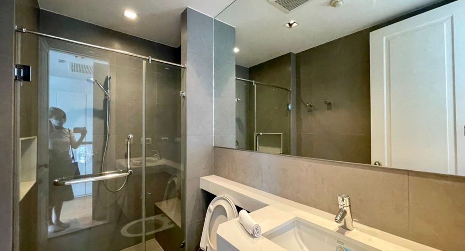 À louer 3 chambres condo à Pathum Wan, Bangkok