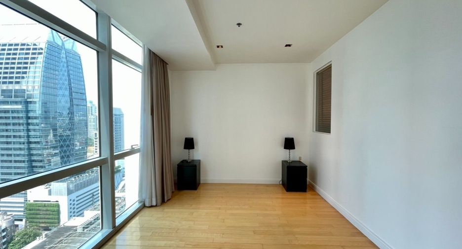 À louer 3 chambres condo à Pathum Wan, Bangkok