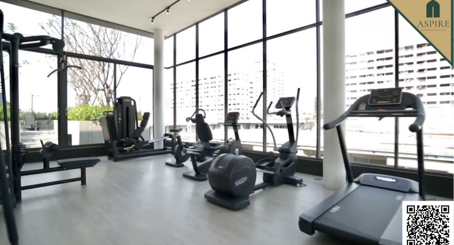 For sale 3 bedrooms condo in Watthana, Bangkok