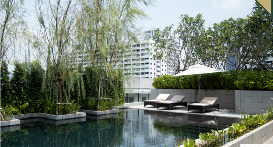 For sale 3 bedrooms condo in Watthana, Bangkok