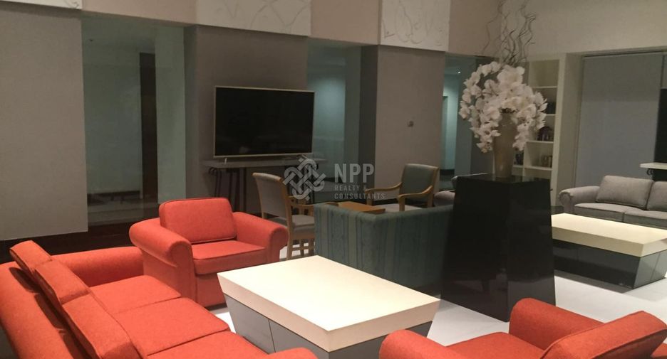 For sale 6 Beds condo in Chatuchak, Bangkok