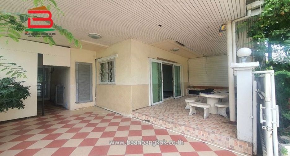 For sale 4 bed townhouse in Don Mueang, Bangkok