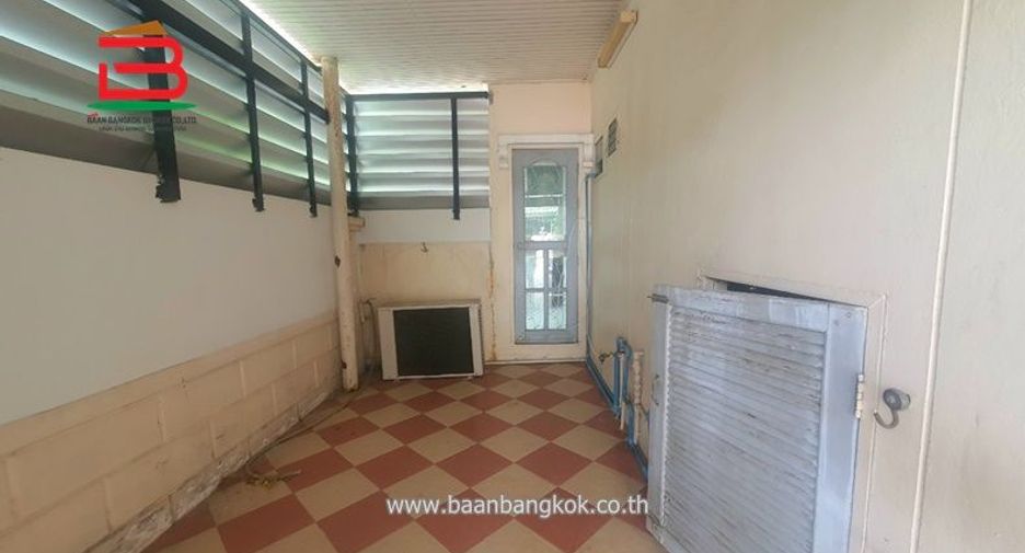 For sale 4 bed townhouse in Don Mueang, Bangkok
