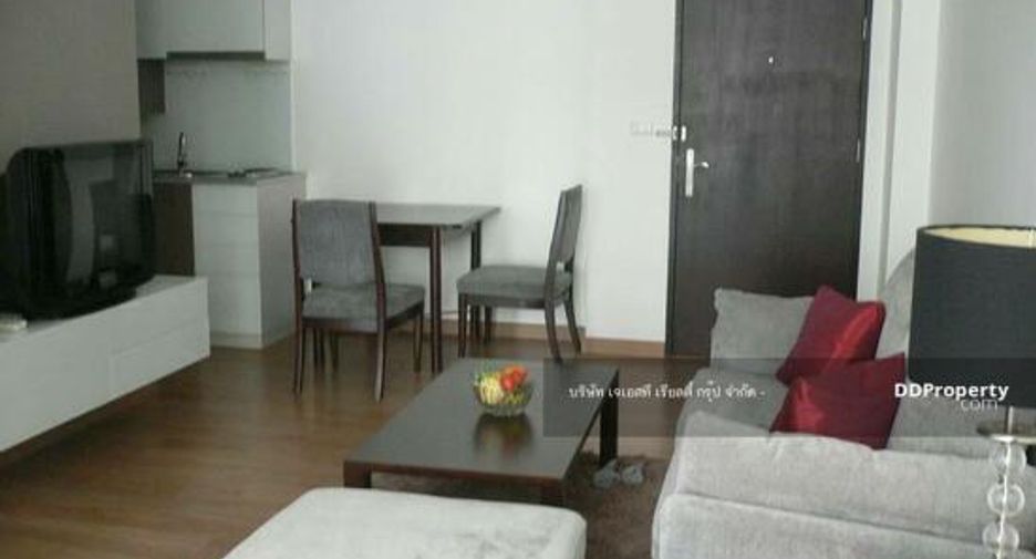 For sale 1 bed condo in Khlong Toei, Bangkok