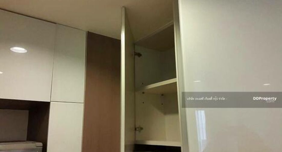 For sale 1 bed condo in Khlong Toei, Bangkok