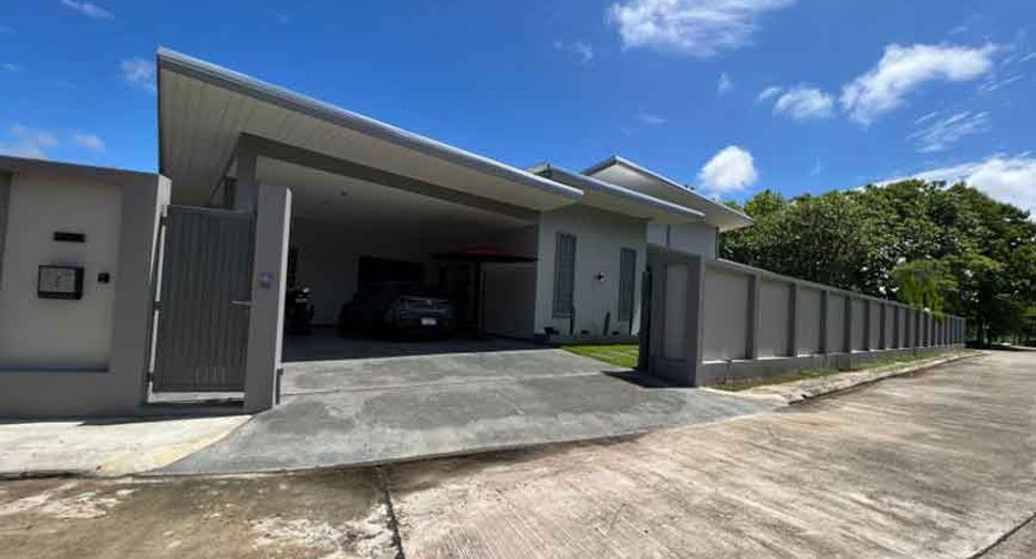 Villa zum Kauf mit 4 Zimmer in San Sai, Chiang Mai