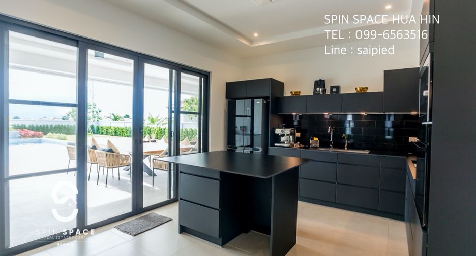 For sale 4 bedrooms villa in Hua Hin, Prachuap Khiri Khan