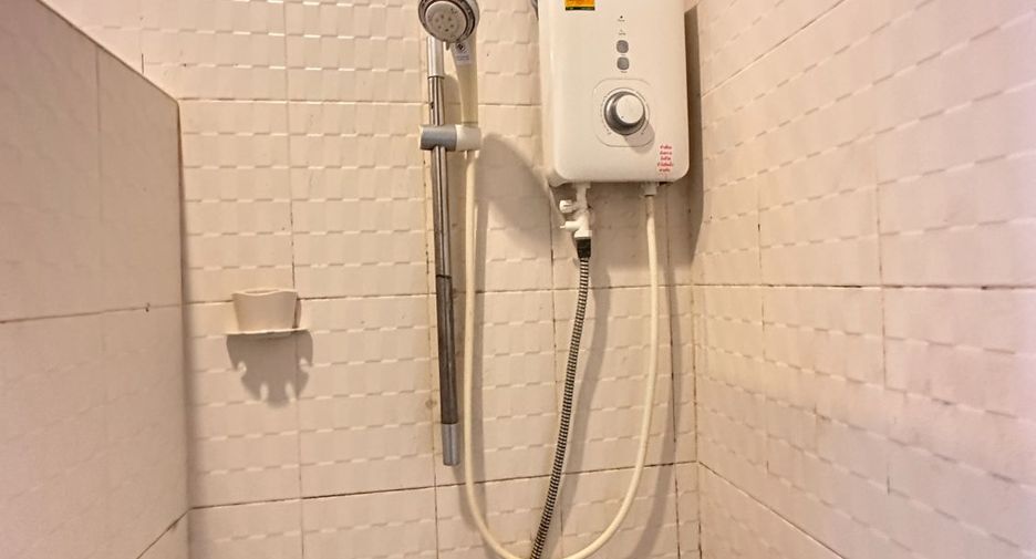 Casa en venta de 2 habitaciones en Si Racha, Chonburi