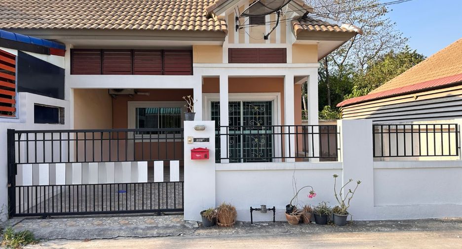 Casa en venta de 2 habitaciones en Si Racha, Chonburi