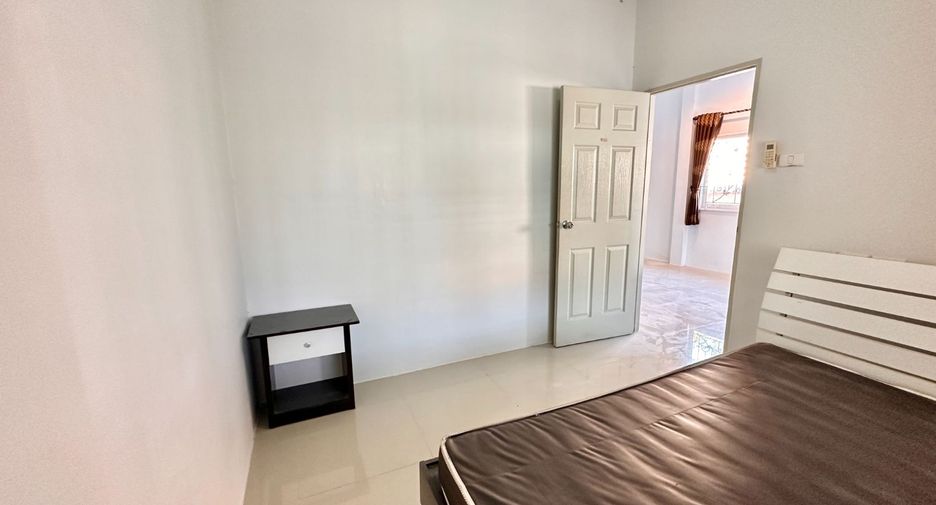 Casa en venta de 2 habitaciones en Si Racha, Chonburi