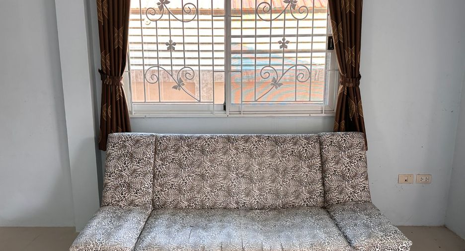 Casa en venta de 2 habitaciones en Si Racha, Chonburi