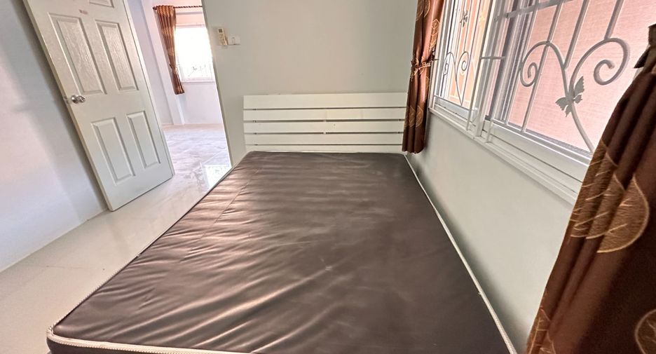 Casa en venta de 2 habitaciones en Si Racha, Chonburi