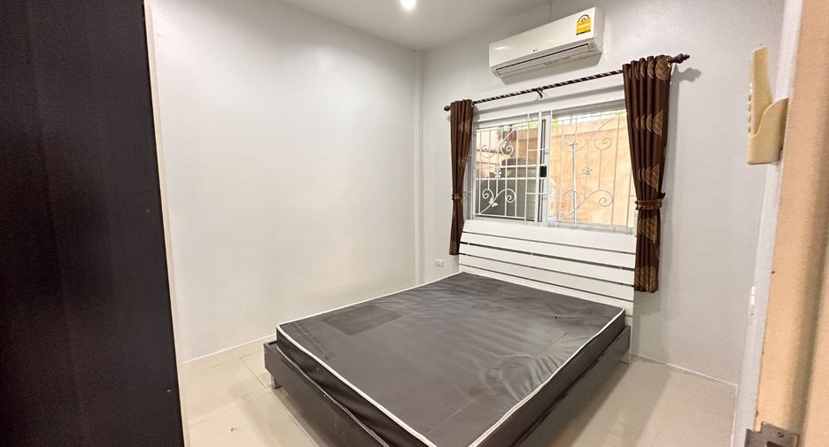 Casa en venta de 2 habitaciones en Si Racha, Chonburi