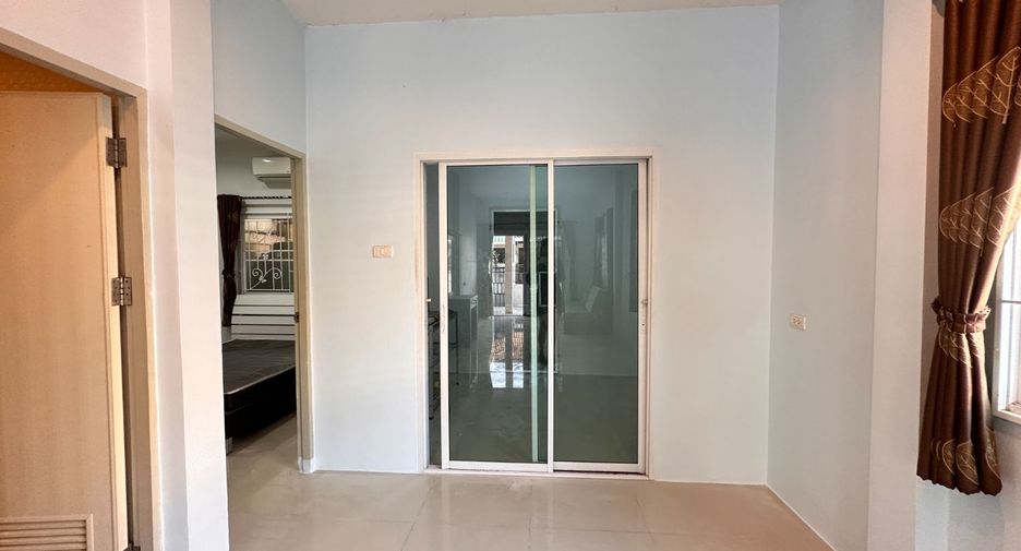 Casa en venta de 2 habitaciones en Si Racha, Chonburi