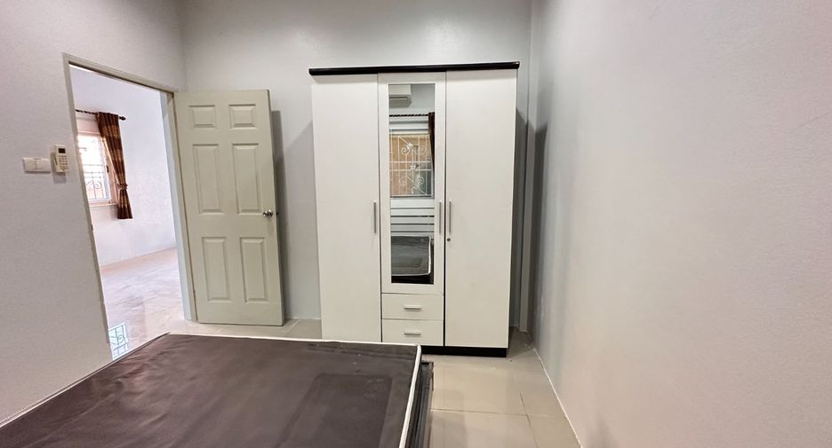 Casa en venta de 2 habitaciones en Si Racha, Chonburi