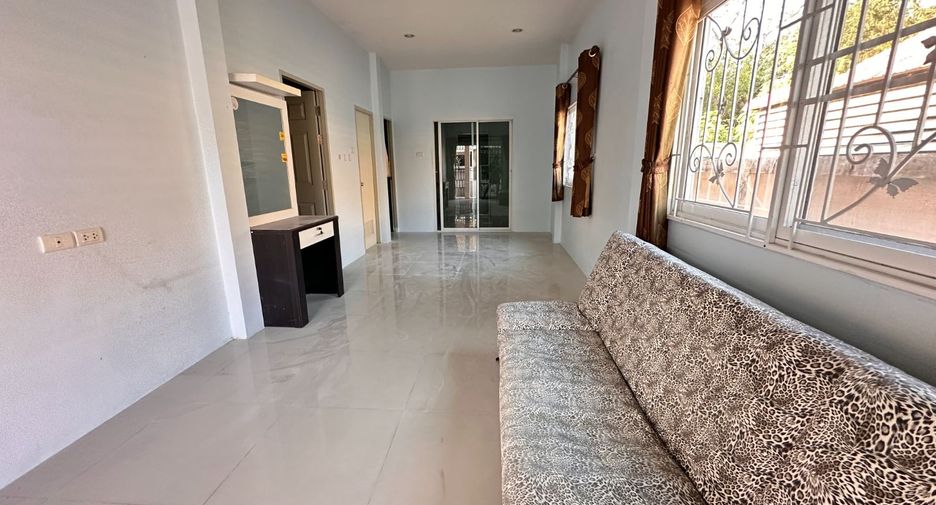 Casa en venta de 2 habitaciones en Si Racha, Chonburi