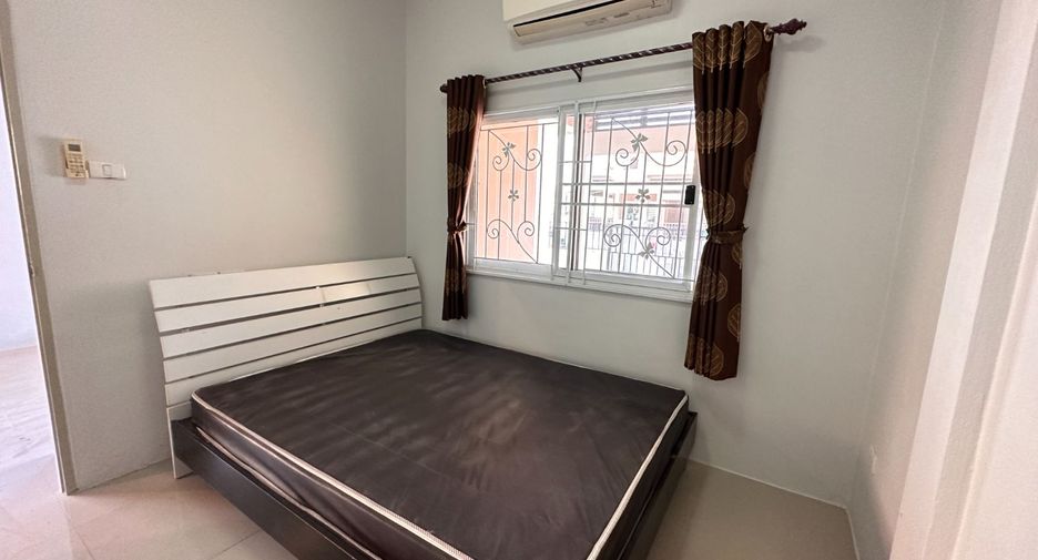 Casa en venta de 2 habitaciones en Si Racha, Chonburi