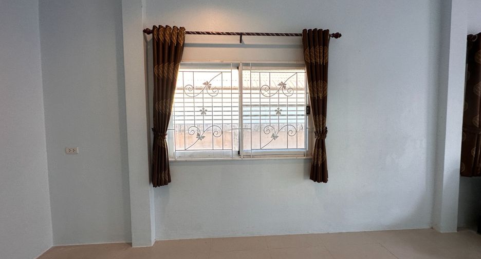Casa en venta de 2 habitaciones en Si Racha, Chonburi