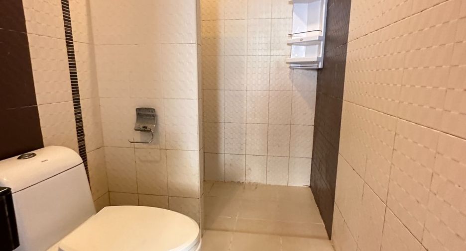 Casa en venta de 2 habitaciones en Si Racha, Chonburi