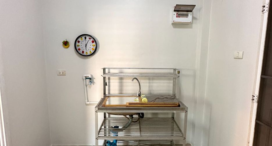 Casa en venta de 2 habitaciones en Si Racha, Chonburi