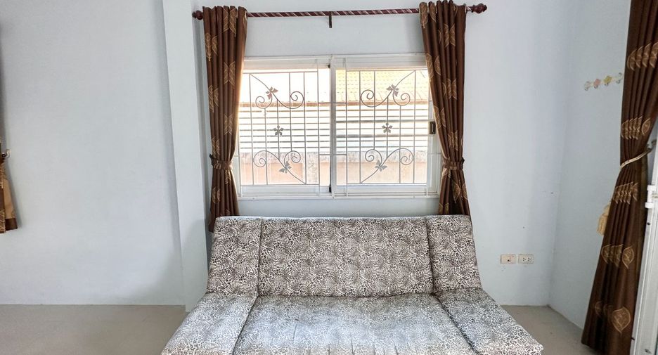 Casa en venta de 2 habitaciones en Si Racha, Chonburi