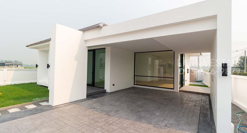 Casa en venta de 3 habitaciones en San Kamphaeng, Chiang Mai