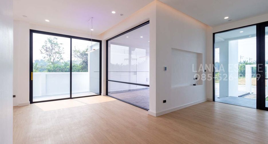 Casa en venta de 3 habitaciones en San Kamphaeng, Chiang Mai