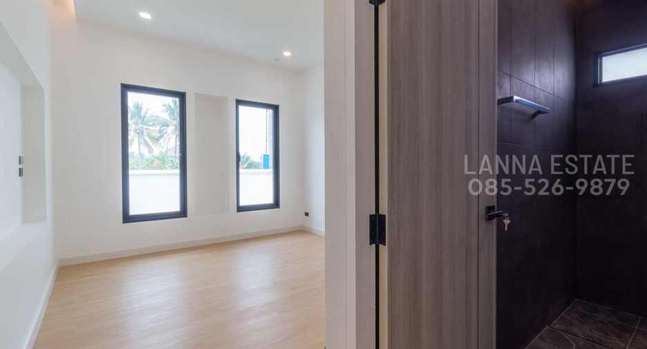Casa en venta de 3 habitaciones en San Kamphaeng, Chiang Mai