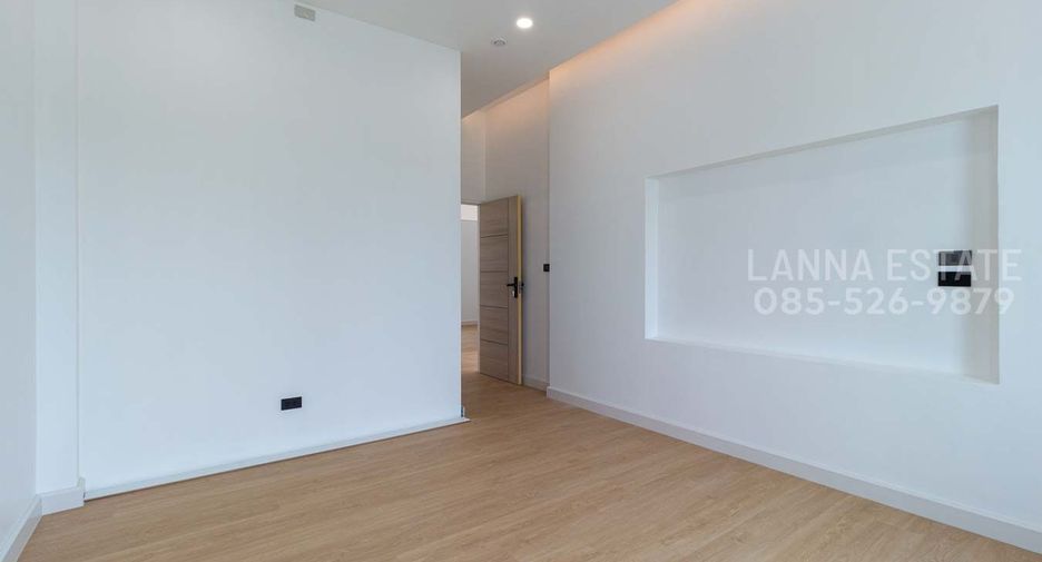 Casa en venta de 3 habitaciones en San Kamphaeng, Chiang Mai