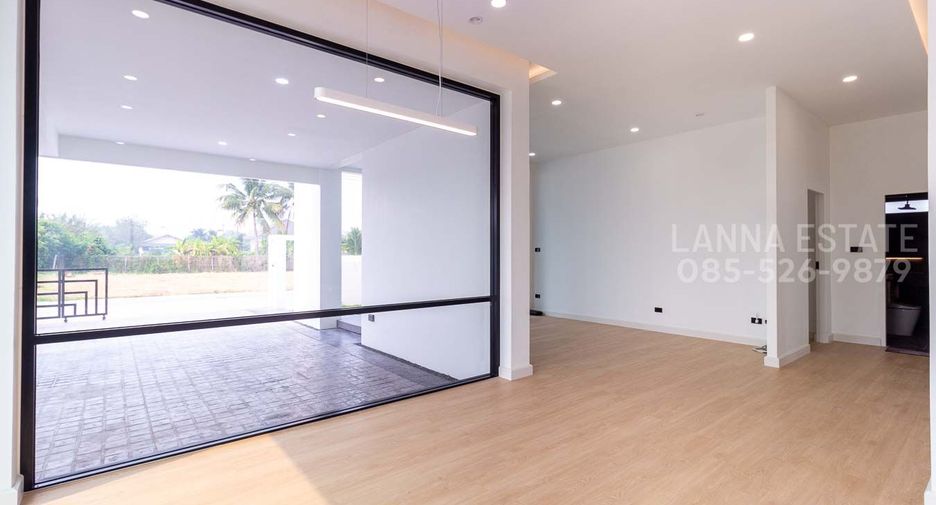 Casa en venta de 3 habitaciones en San Kamphaeng, Chiang Mai