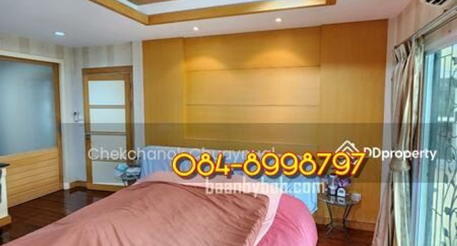 For sale 5 Beds house in Taling Chan, Bangkok