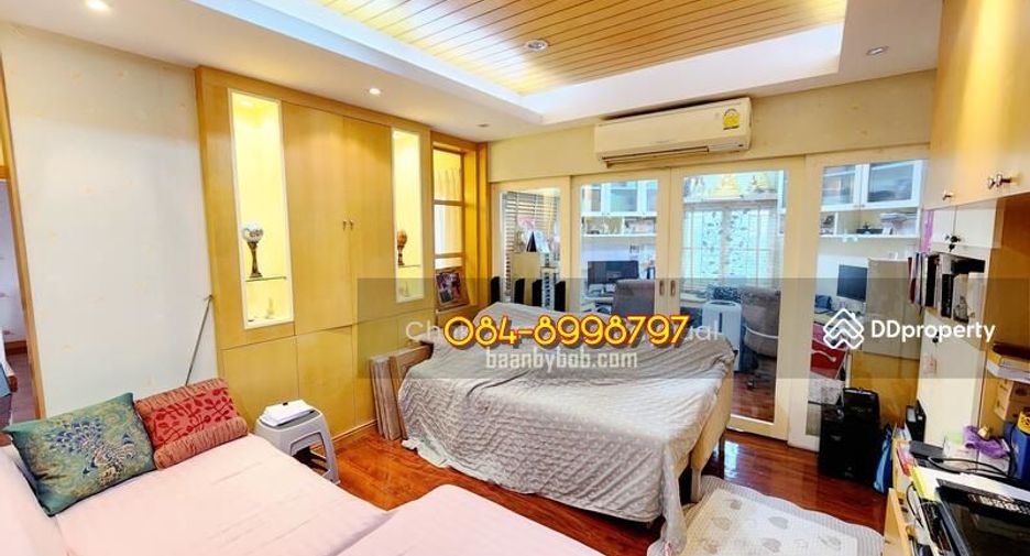 For sale 5 Beds house in Taling Chan, Bangkok