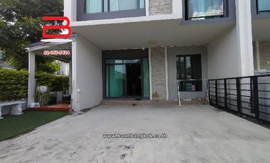 À vendre 3 chambres maison de ville à Sai Mai, Bangkok