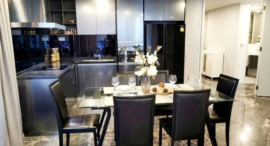 Condo en alquiler de 3 habitaciones en Watthana, Bangkok