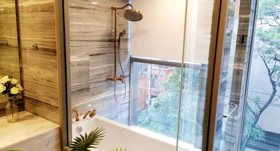 Condo en alquiler de 3 habitaciones en Watthana, Bangkok