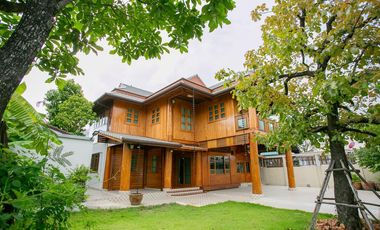 For rent そして for sale 3 Beds house in Huai Khwang, Bangkok