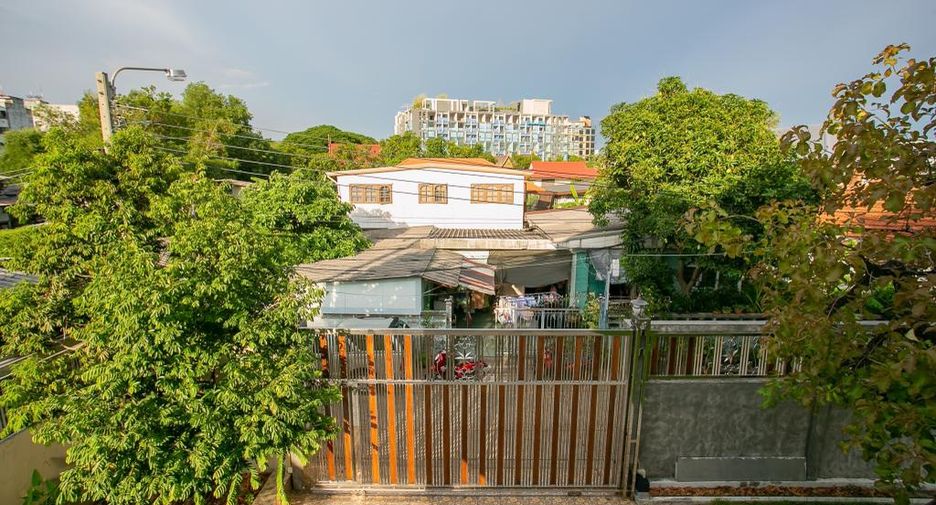 For rent and for sale 3 bedrooms house in Huai Khwang, Bangkok