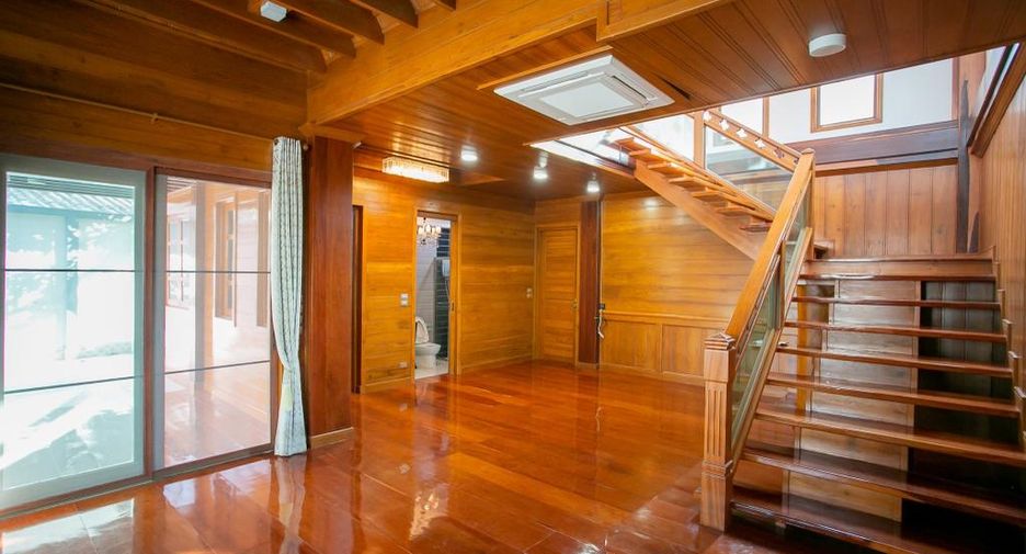 For rent and for sale 3 bedrooms house in Huai Khwang, Bangkok