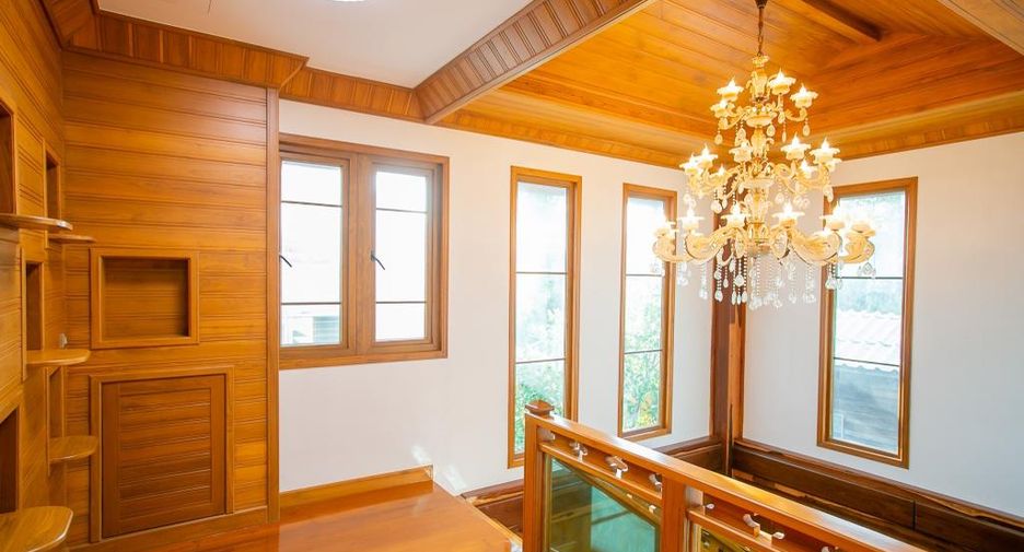 For rent and for sale 3 bedrooms house in Huai Khwang, Bangkok