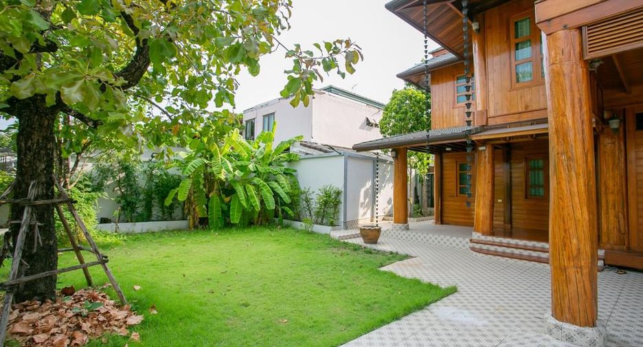 For rent and for sale 3 bedrooms house in Huai Khwang, Bangkok