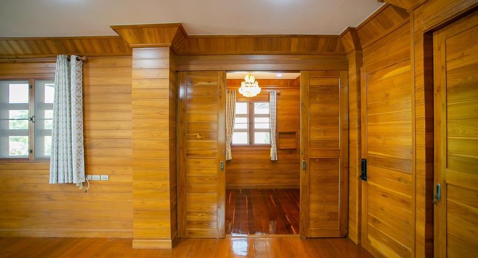 For rent and for sale 3 bedrooms house in Huai Khwang, Bangkok